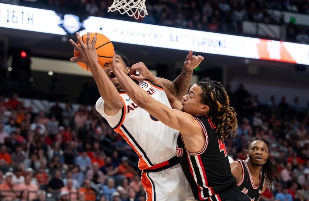 Houston Cougars, Auburn Tigers