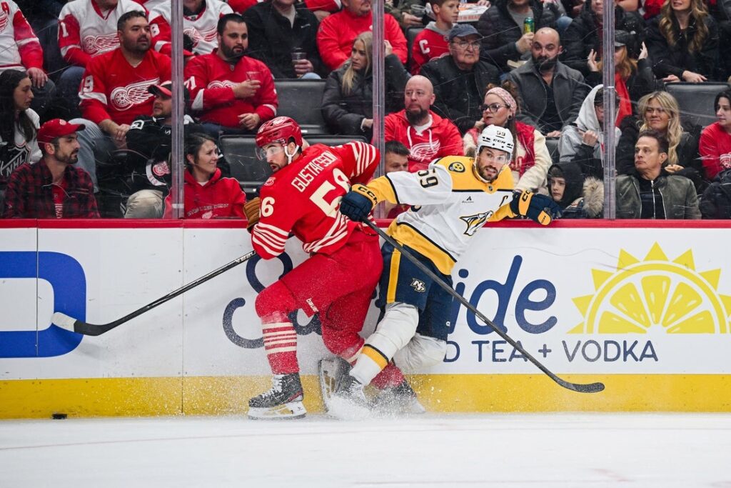 Red Wings, Predators