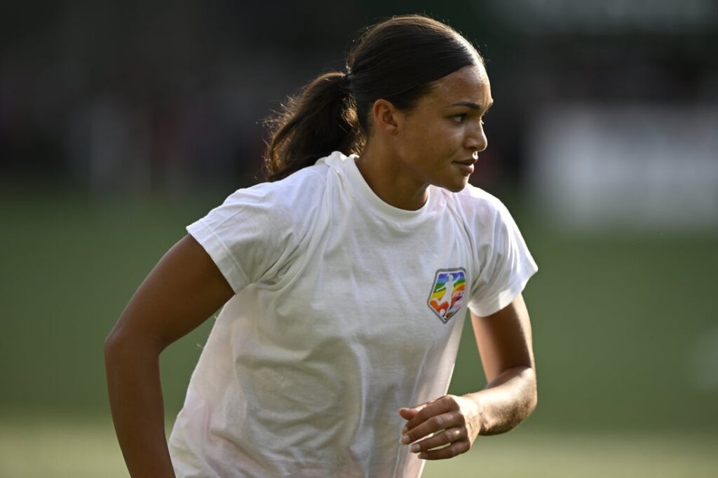 sophia smith thorns warms