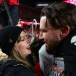 travis kelce taylor swift arrowhead