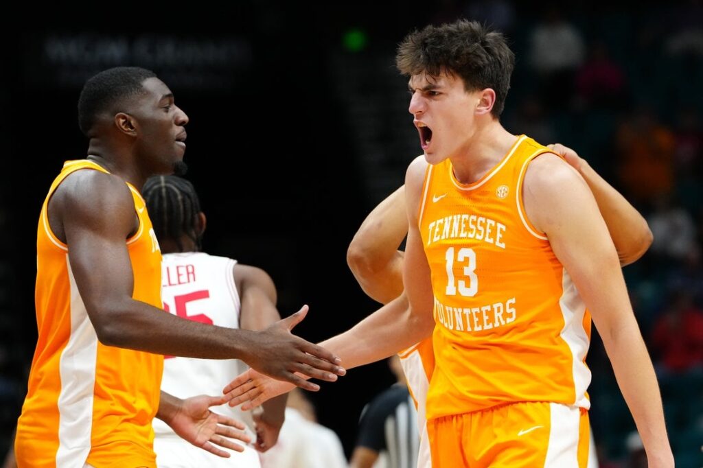 dewayne brown tennessee