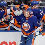 Islanders, Avalanche