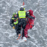 Lindsey Vonn airlifted to hospital after downhill crash.