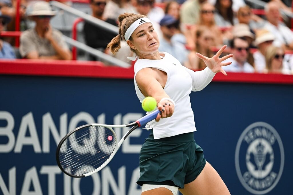 karolina muchova return