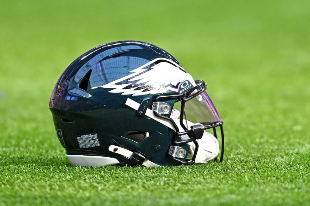 philadelphia eagles helmet