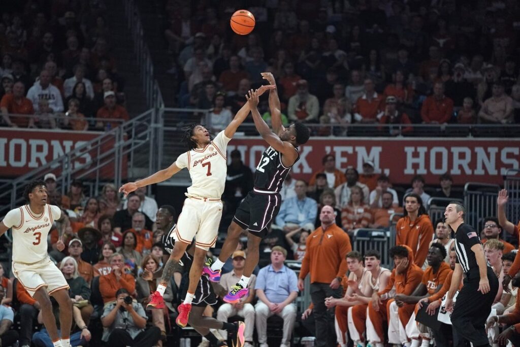 Longhorns, Bulldogs, Josh Hubbard