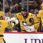 Blackhawks, Penguins