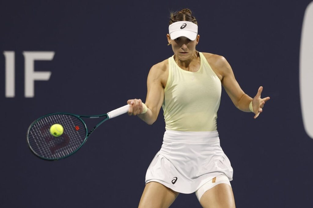 Rebeka Masarova, forehand