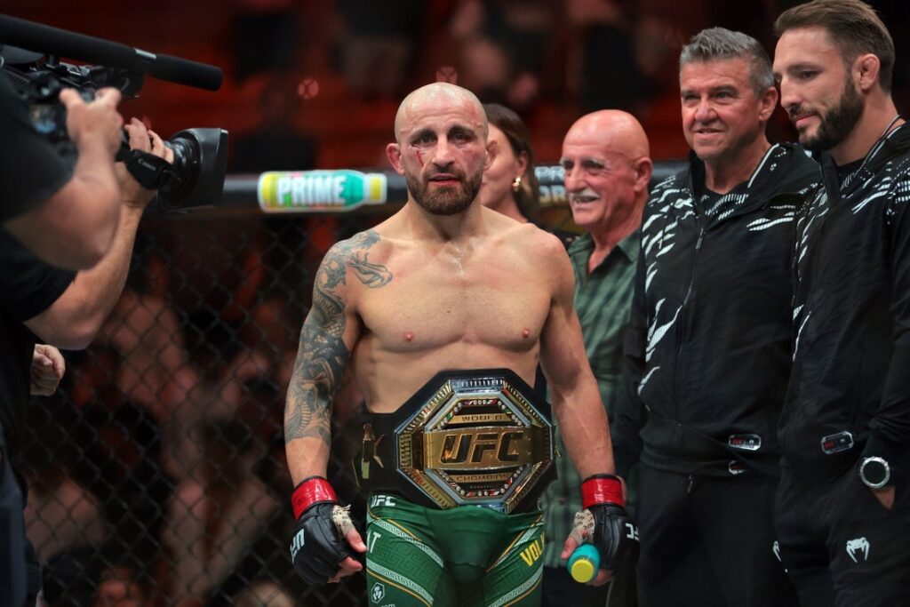 Alexander Volkanovski defends featherweight title vs. Diego Lopes