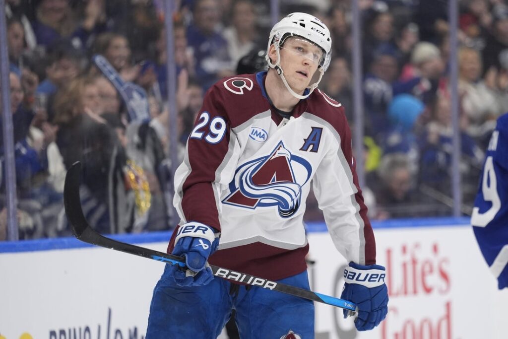 nathan mackinnon