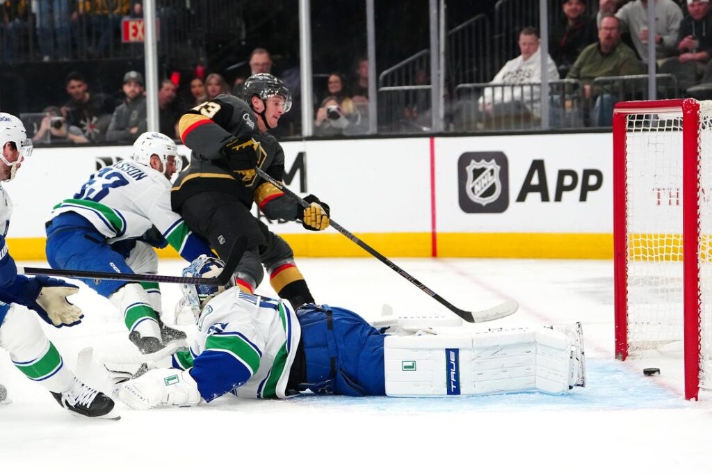 Golden Knights, Canucks