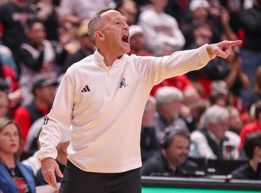 Donovan Atwell (26 points), No. 13 Texas Tech top K-State - Field