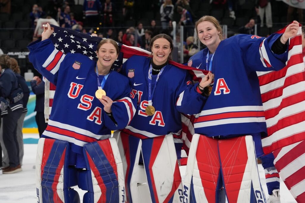 united states AND canada AND women AND hockey