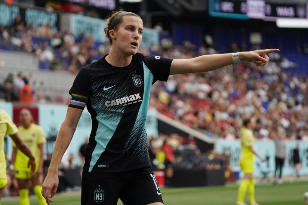 tierna davidson gotham react