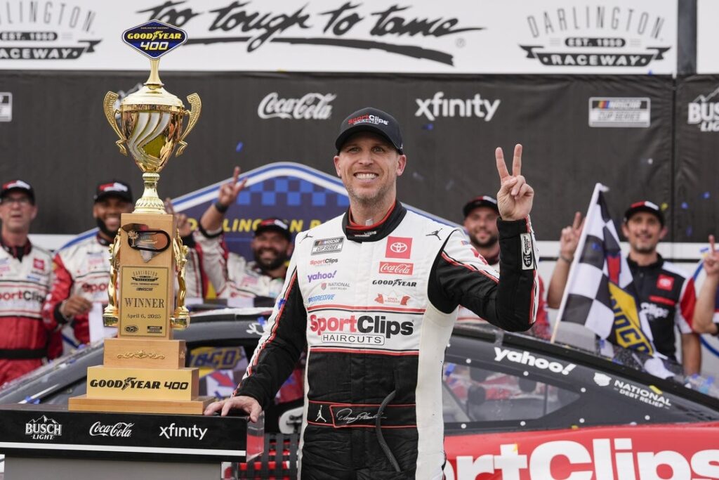 denny hamlin darlington