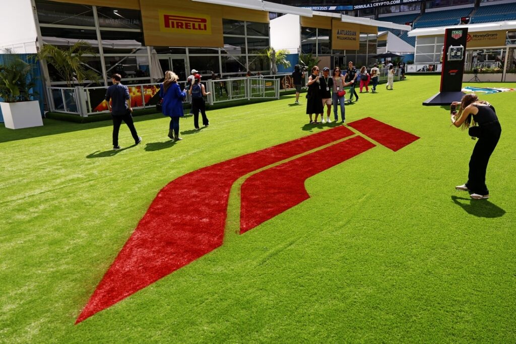 Formula 1 logo