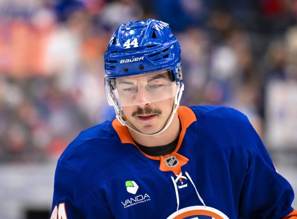 islanders pageau warm