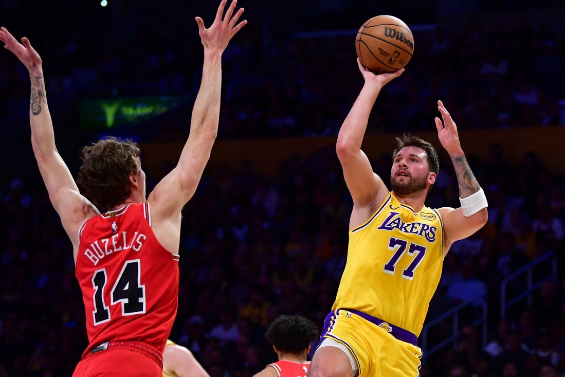 Luka Doncic pours in 51 as Lakers top Bulls to extend win streak ...