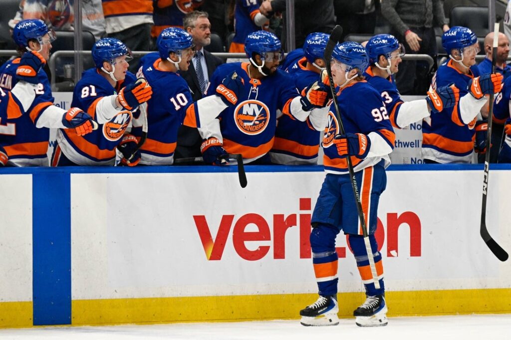 Islanders, Flames