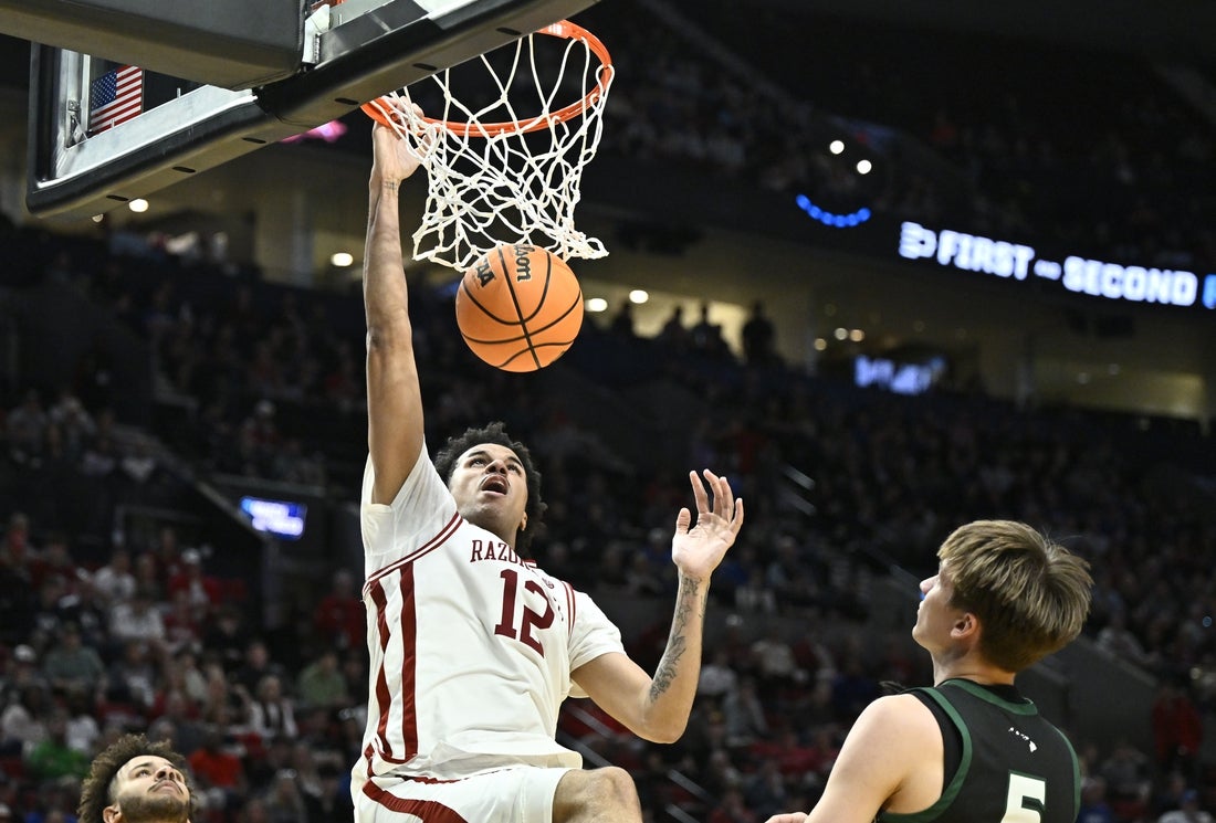 One Side Win Dunk party fuels No. 4 Arkansas' one-sided win over Hawaii - Field ...