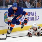Blackhawks, Islanders