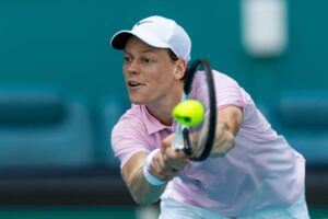 jannik sinner returns