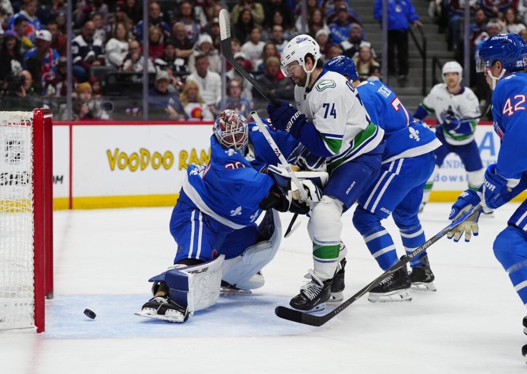 Canucks, Avalanche