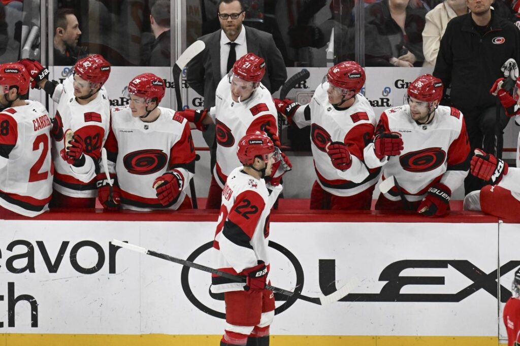 Hurricanes, Blackhawks