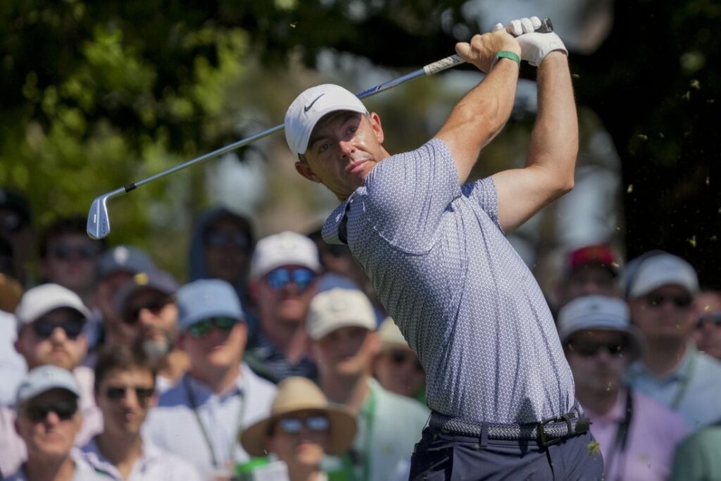 rory mcIlroy, tee
