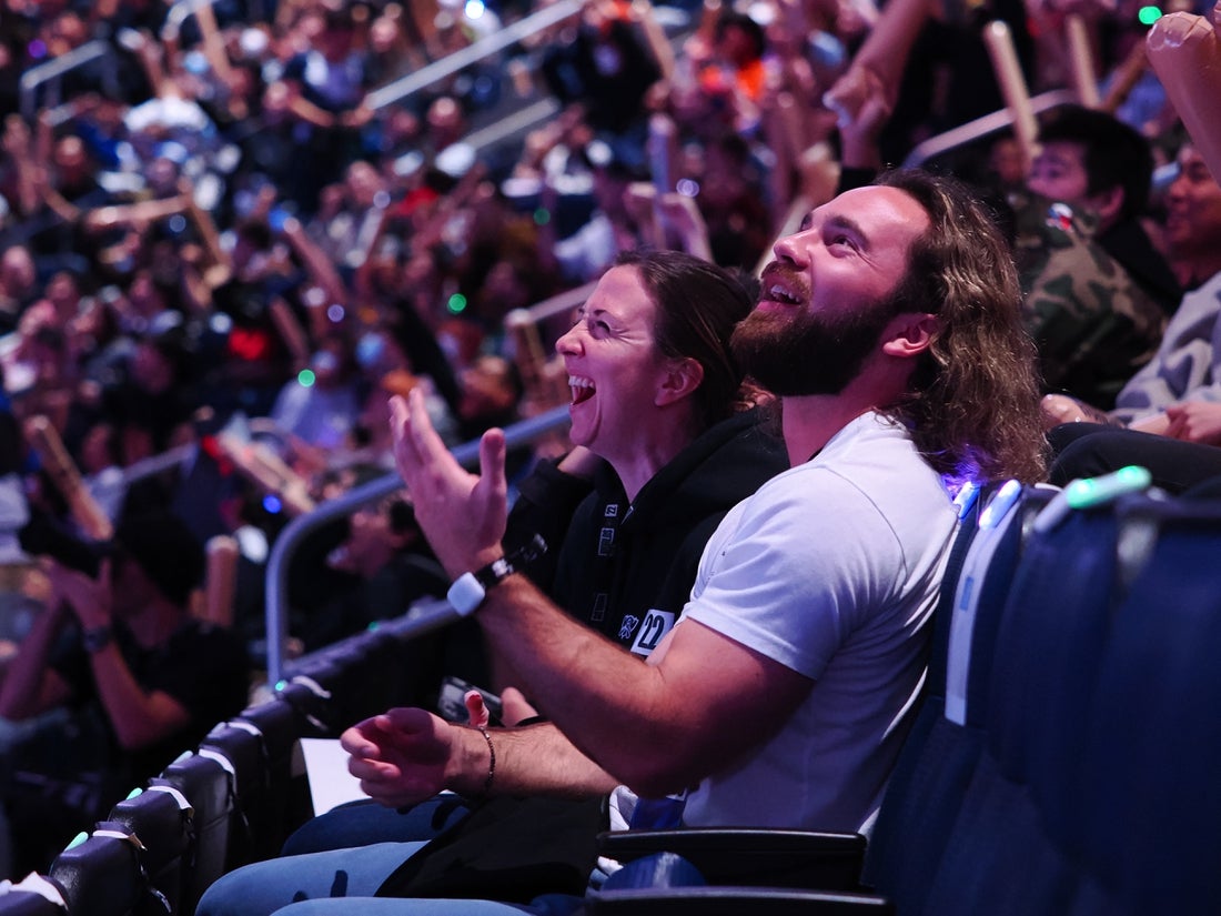 Nov 5, 2022; San Francisco, California, USA; Fans react during the League of Legends World Championships between T1 and DRX at Chase Center. Mandatory Credit: Kelley L Cox-Imagn Images