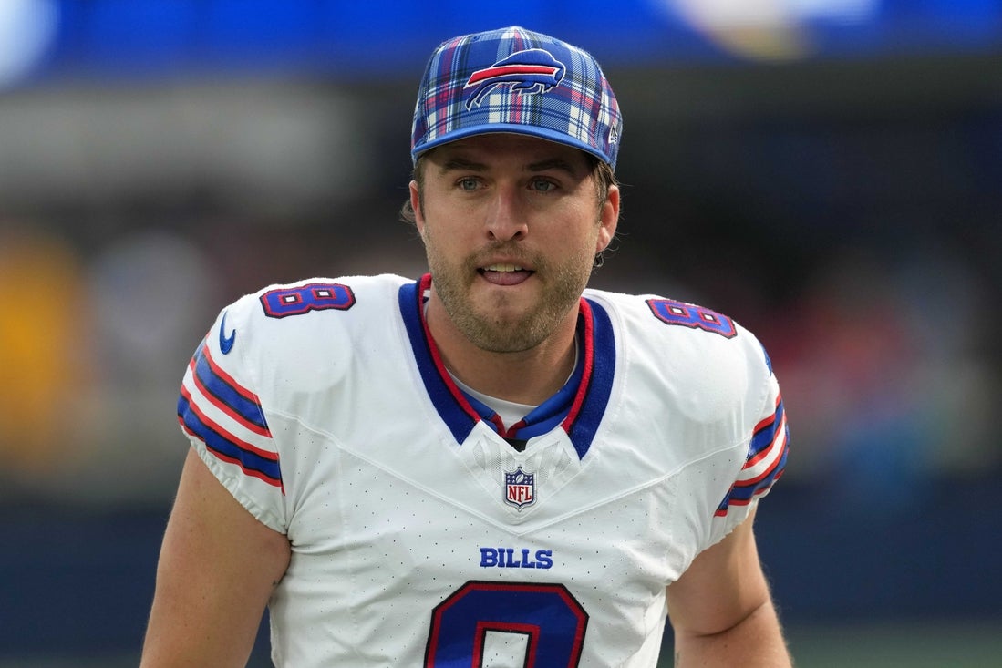 Dec 8, 2024; Inglewood, California, USA; Buffalo Bills punter Sam Martin (8) during the game against the Los Angeles Rams at SoFi Stadium. Mandatory Credit: Kirby Lee-Imagn Images