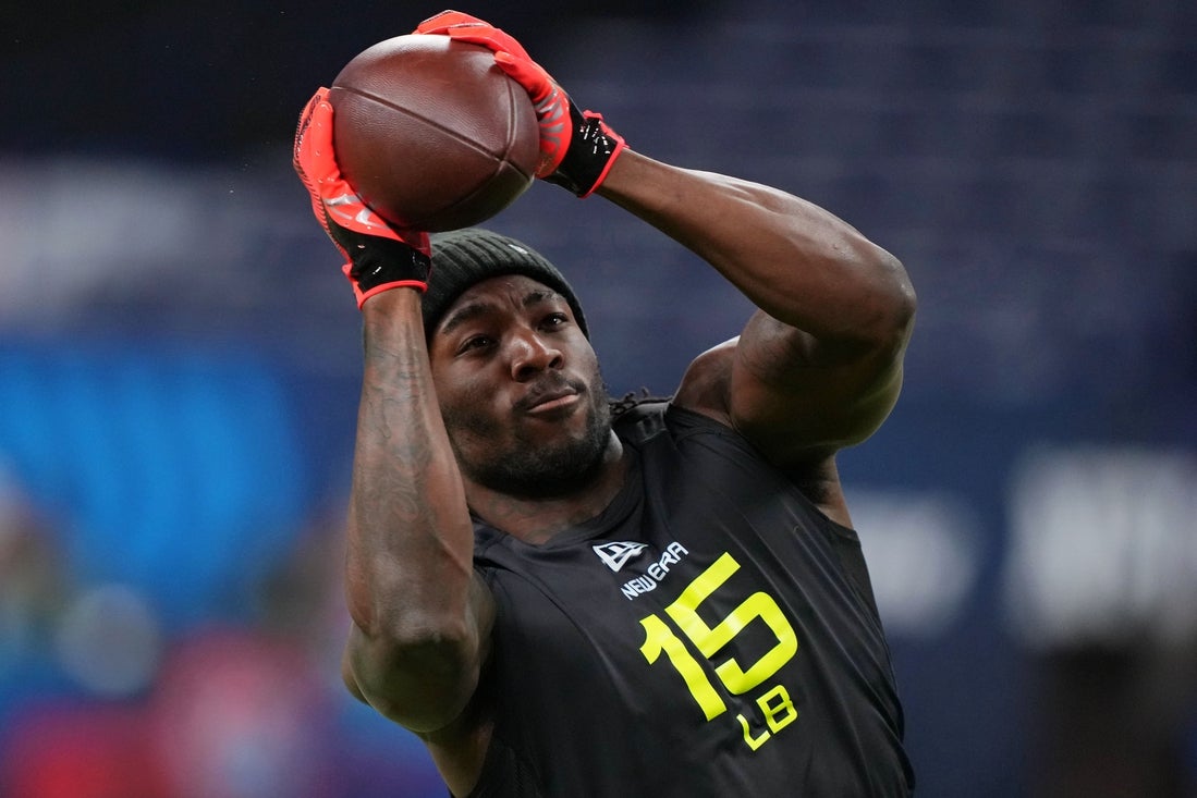 Feb 27, 2025; Indianapolis, IN, USA; Oklahoma State linebacker Nick Martin (LB15) participates in drills during the 2025 NFL Combine at Lucas Oil Stadium. Mandatory Credit: Kirby Lee-Imagn Images