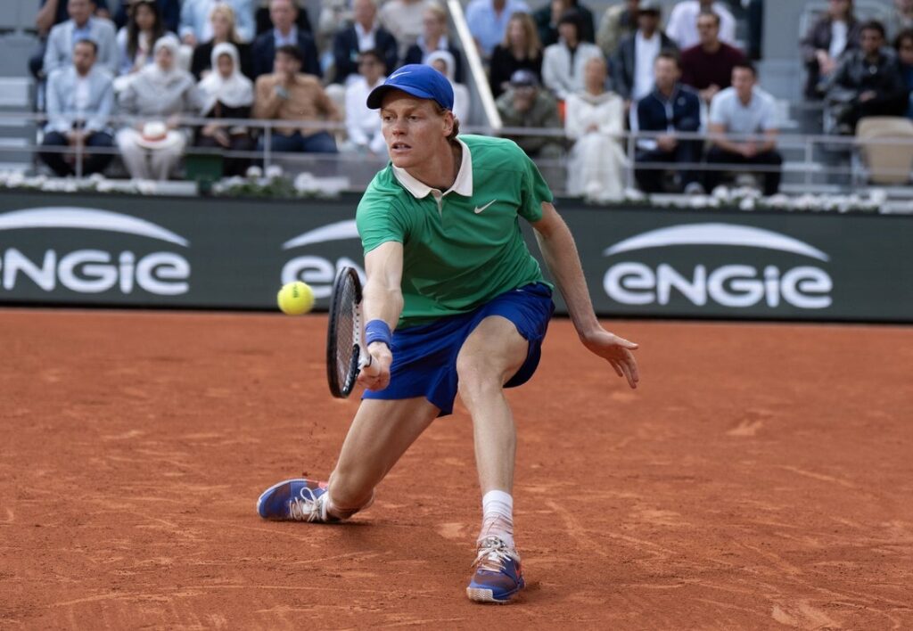 jannik sinner paris return