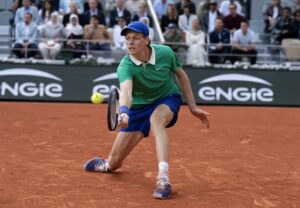 jannik sinner paris return
