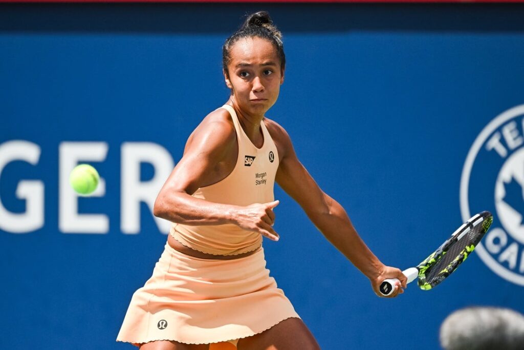 Leylah Fernandez, ball