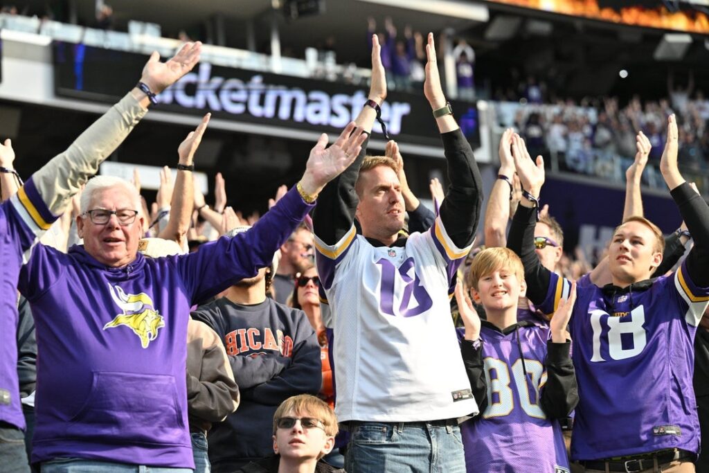 vikings fans u.s. bank stadium
