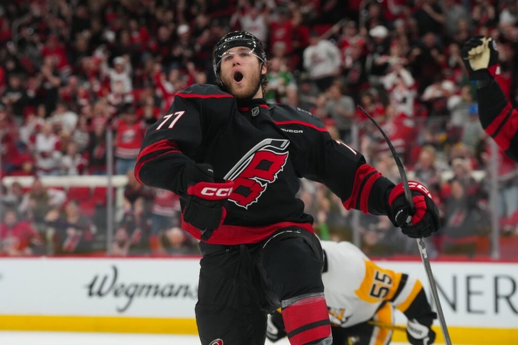 mark jankowski, celebrates