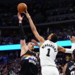 Victor Wembanyama blocks