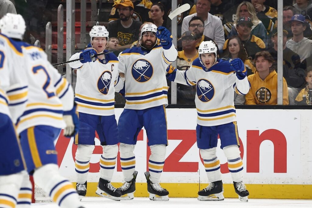 Sabres, Bruins