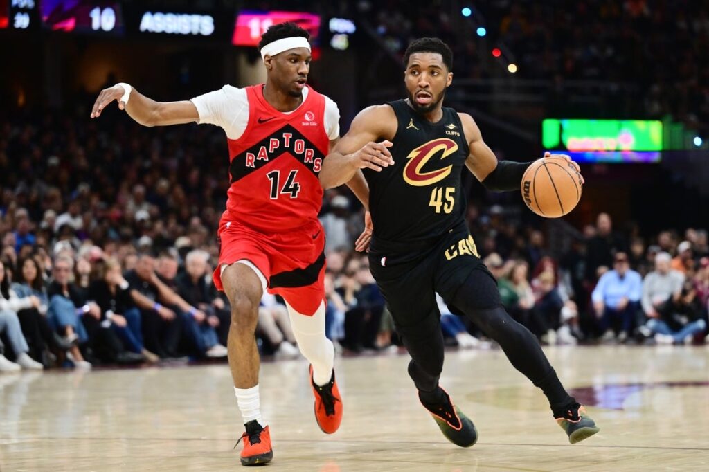Raptors Cavaliers mitchell