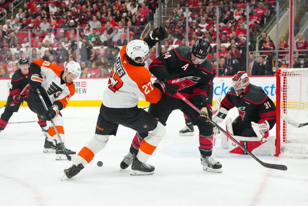 Hurricanes, Flyers, Noah Cates