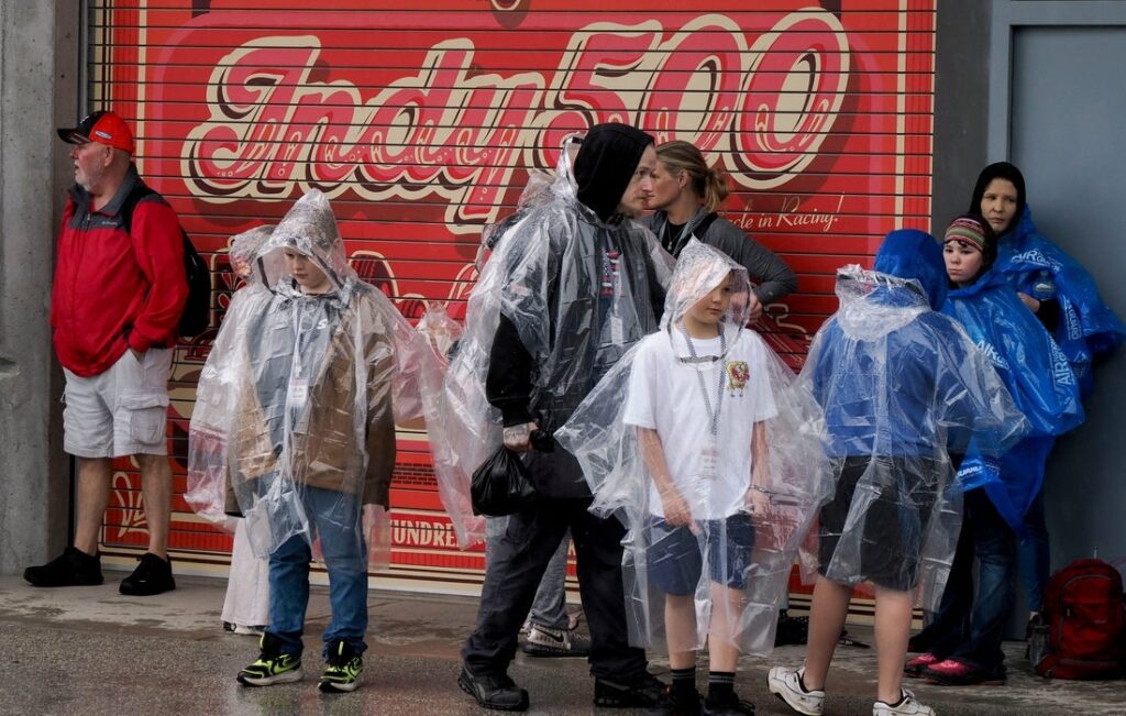 indianapolis motor speedway rain