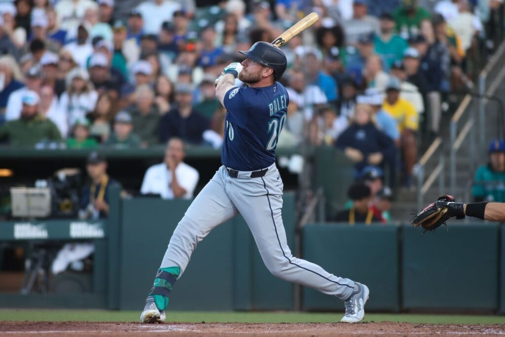 Mariners, Athletics,