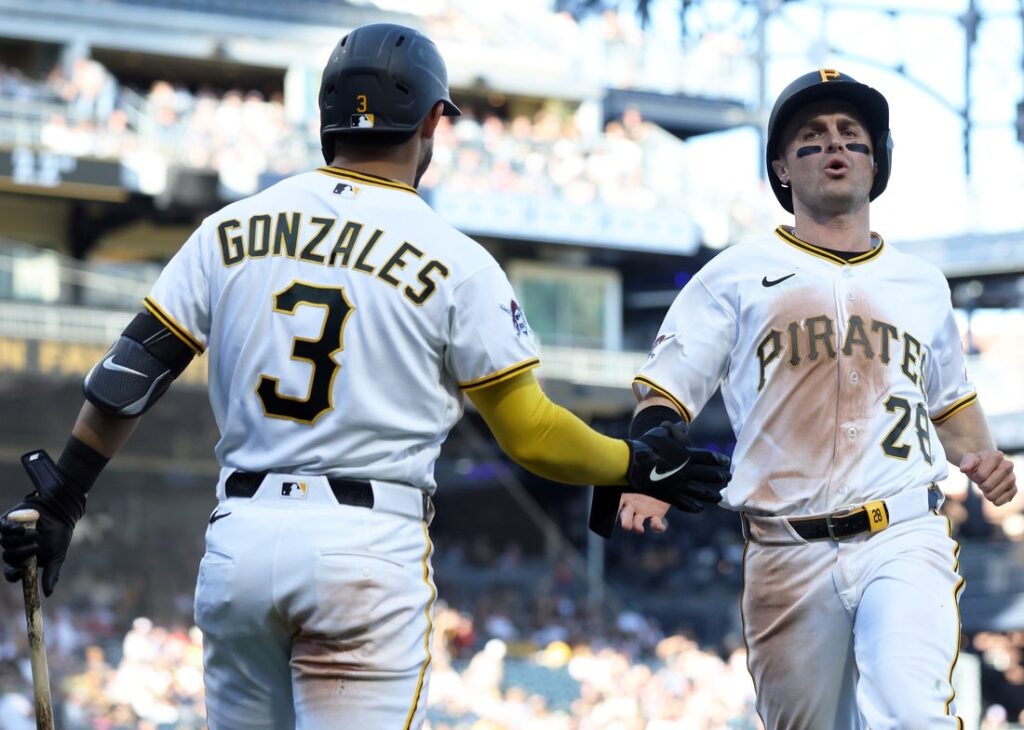 pirates, twins