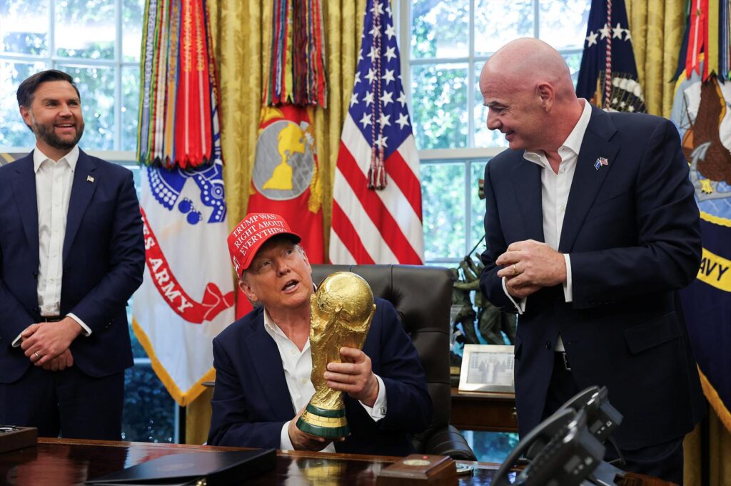 President Donald Trump, Gianni Infantino, World Cup trophy