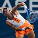 Marketa Vondrousova, serves