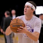austin reaves lakers warm