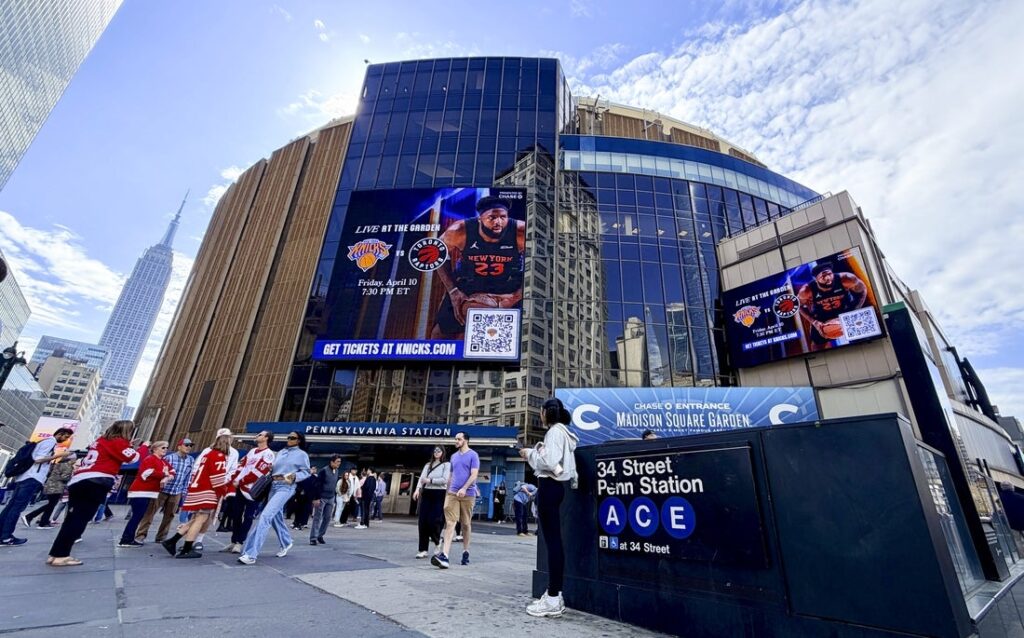 Madison Square Garden outside
