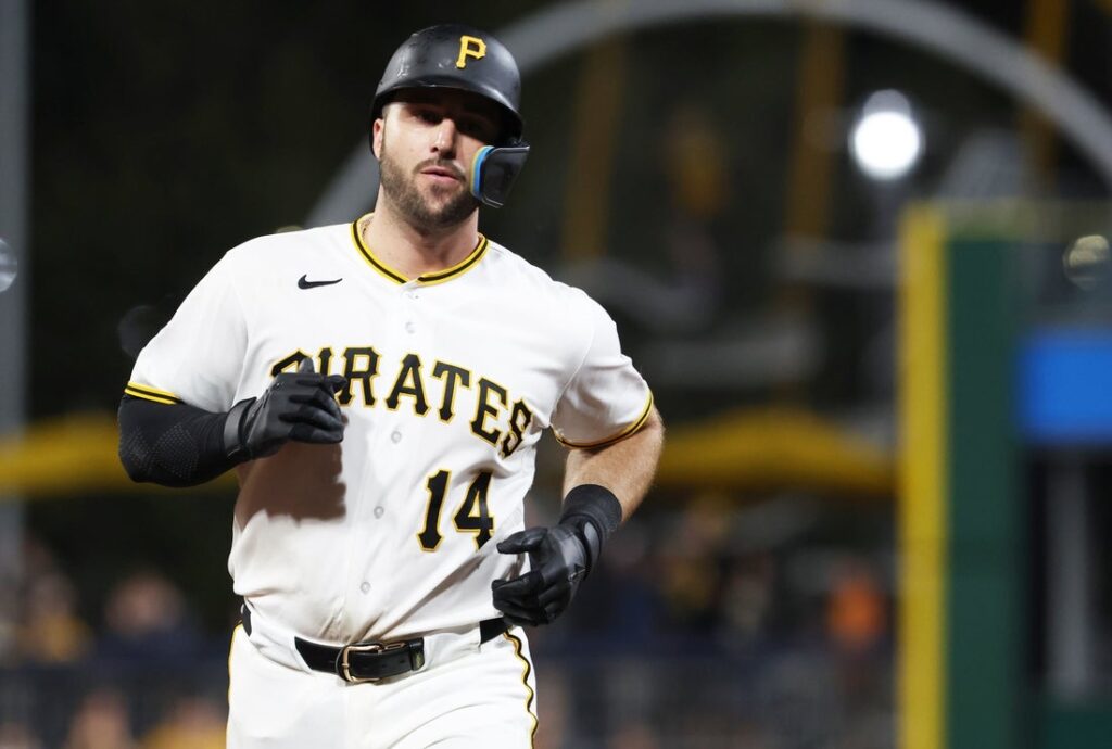 joey bart pirates