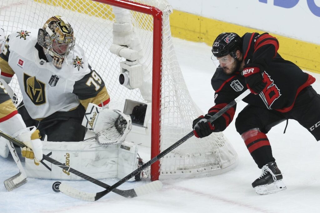 Golden Knights, Hurricanes